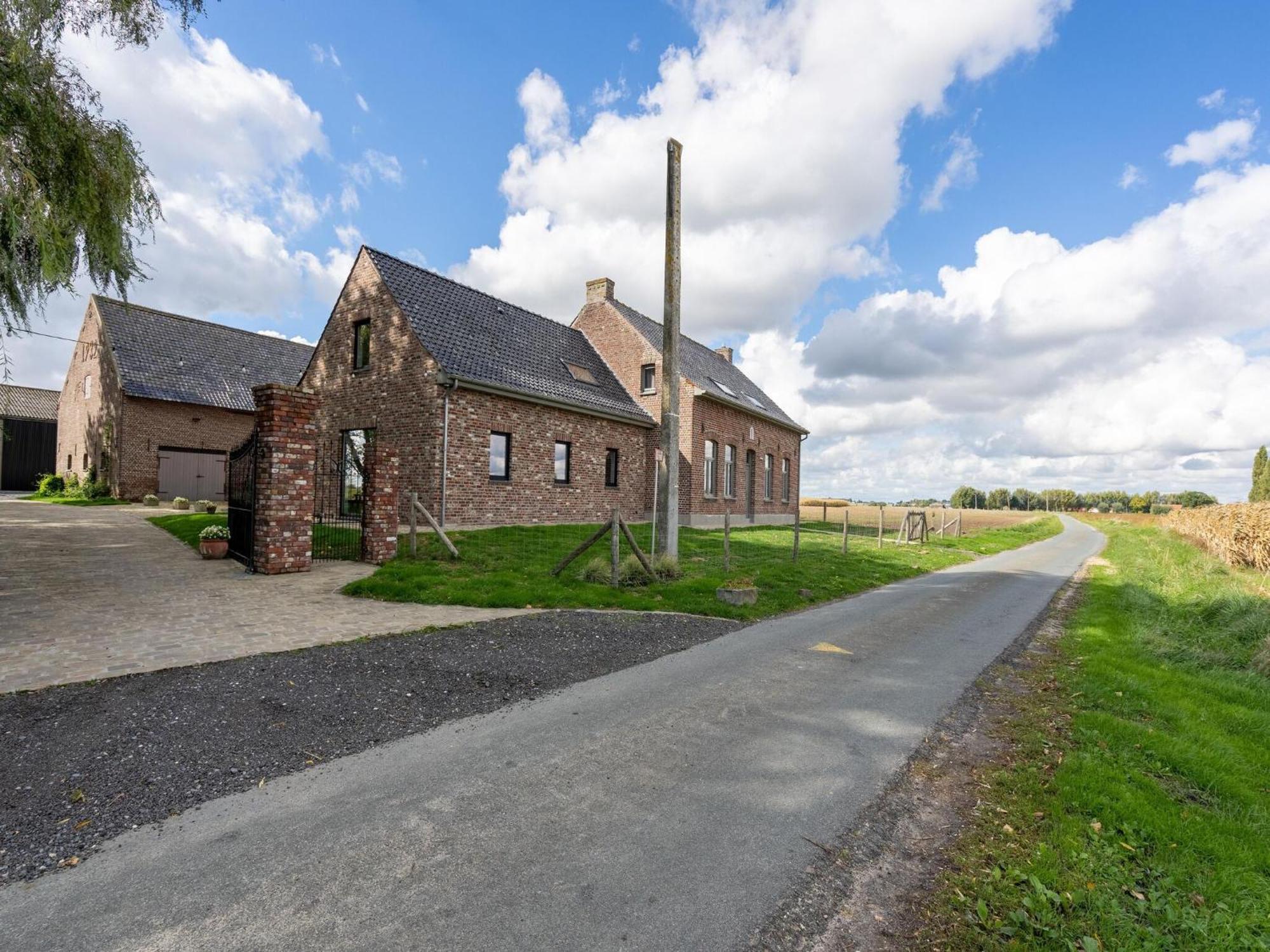 Spacious Holiday Home With Pond In Poperinge Roesbrugge-Haringe Exterior photo